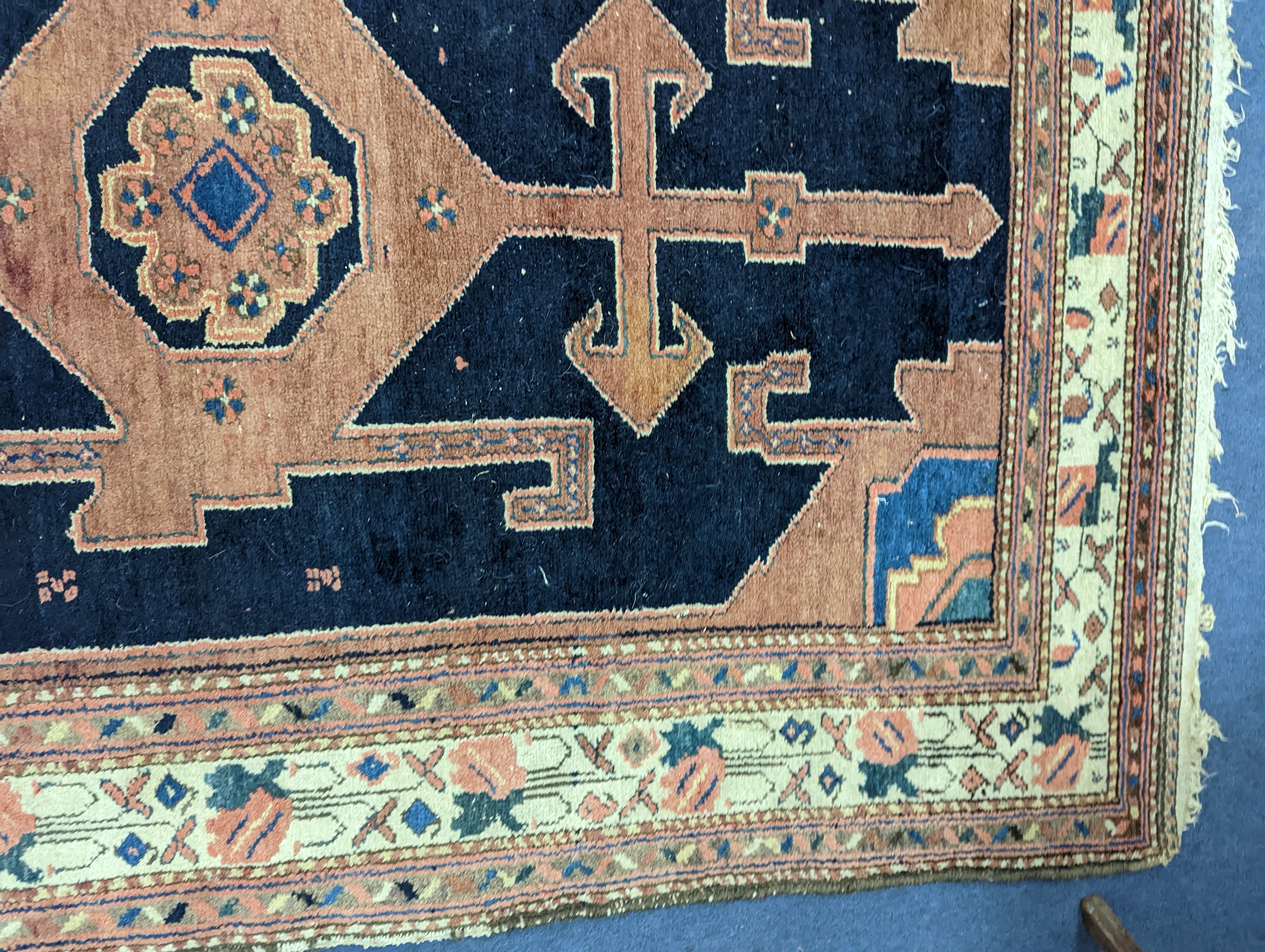 A Hamadan blue ground rug, 197 x 132cm